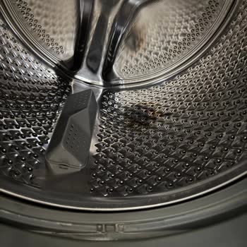 Çamaşır Makinesinde Güvenlik Riski: Yanan Kıyafet Ve Yetersiz Destek