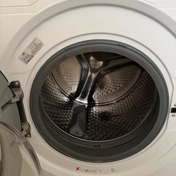 Çamaşır Makinesinde Güvenlik Riski: Yanan Kıyafet Ve Yetersiz Destek