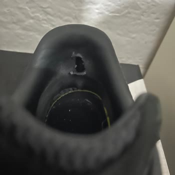 Kısa Sürede Yırtılan Adidas Ayakkabı İçin Değişim Veya İade Talebim Reddedildi