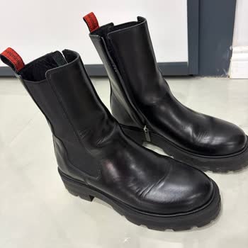 Aldığım Deri Botta Çizgi Ve Rahatsızlık Sorunu, Değişim Talebim Reddedildi