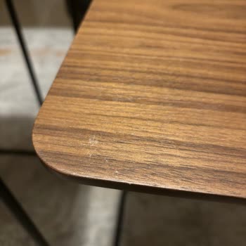 Kelebek Mobilya Sehpa Setinin İki Parçası Defolu Olarak Teslim Edildi