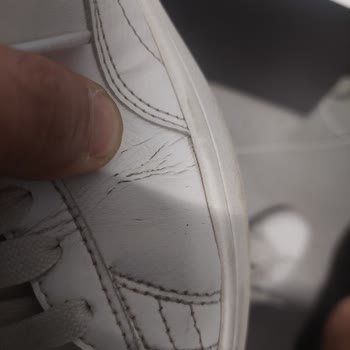 Aynı Ayakkabı İkinci Kez Aynı Sorunu Yaşattı, Çözüm Bulunamıyor