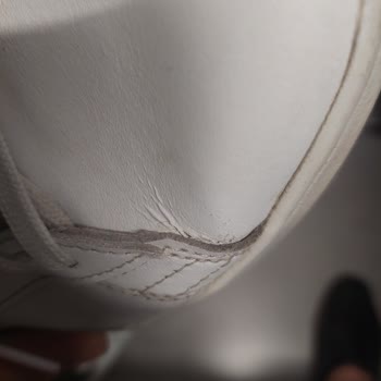 Aynı Ayakkabı İkinci Kez Aynı Sorunu Yaşattı, Çözüm Bulunamıyor