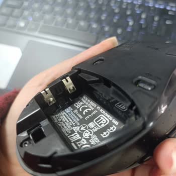 Yeni Pil Takılı Olmasına Rağmen M705 Mouse Tıklama Sorunu Yaşıyorum