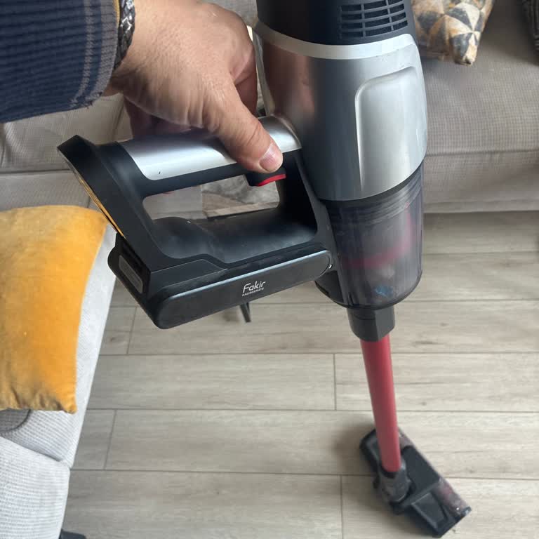 Şarj Adaptörü Eksik Gönderildi, Çözüm Sunulmadı Mağduriyetim Sürüyor