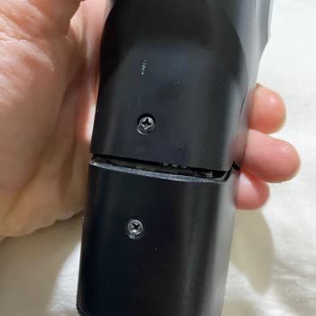 Süpürgenin Alt Kısmı Kendi Kendine Açıldı, Temizlik Yarım Kaldı