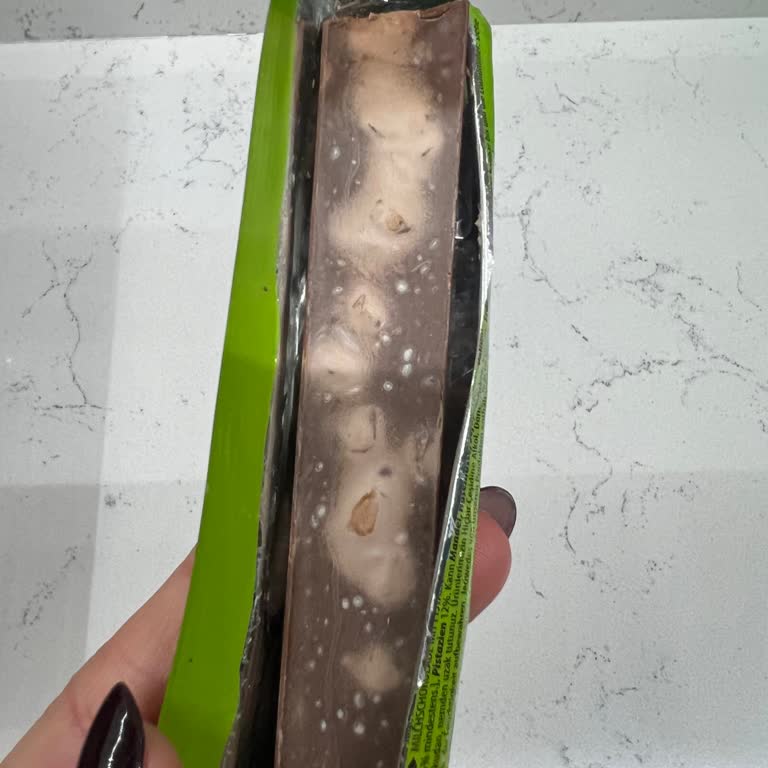 Bozuk Çikolata Ve İlgisiz Müşteri Hizmeti: Sağlığımız Tehlikede!