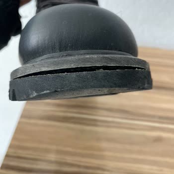 Aldığım Botun Tabanı Açıldı, Mağaza Sorumluluk Almadı