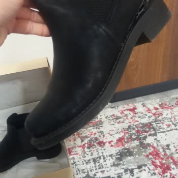 Birce Ayakkabı Aldığım Ayakkabının Tabanı Çıktı Mağaza Kaba Davrandı Çözüm Sunmadı