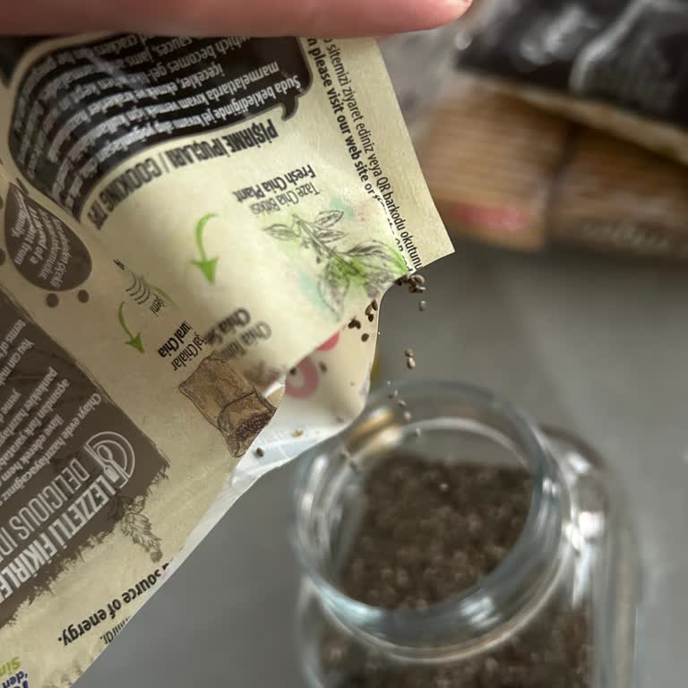 Yayla Chia Tohumunda Örümcek Ağı Benzeri Yapılar Güvenimi Sarstı