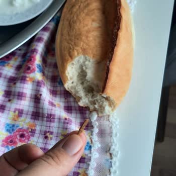 Baged Ekmek Fırını Ekmeğin İçinden Tahta Parçası Çıktı