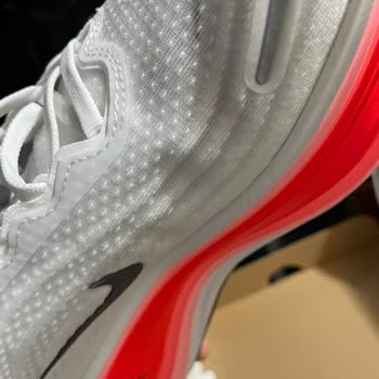 Defolu Ayakkabı Ve Umursamaz Müşteri Hizmetleri Nedeniyle Yaşanan Mağduriyet