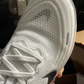 Defolu Ayakkabı Ve Umursamaz Müşteri Hizmetleri Nedeniyle Yaşanan Mağduriyet