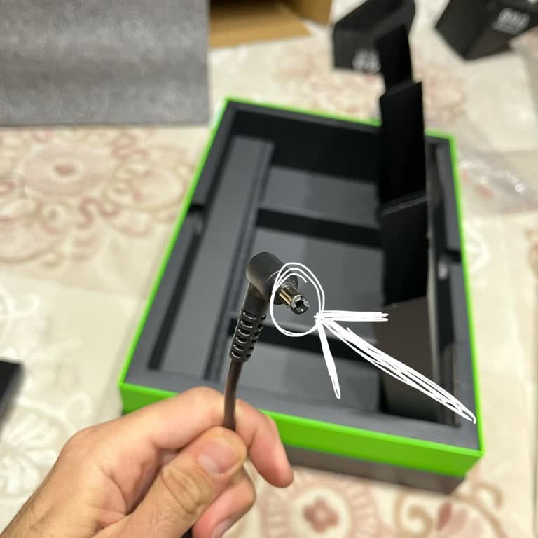 Sıfır Alınan Laptopun Kırık Adaptörle Gelmesi Ve Çözümde Zorluk Yaşanması