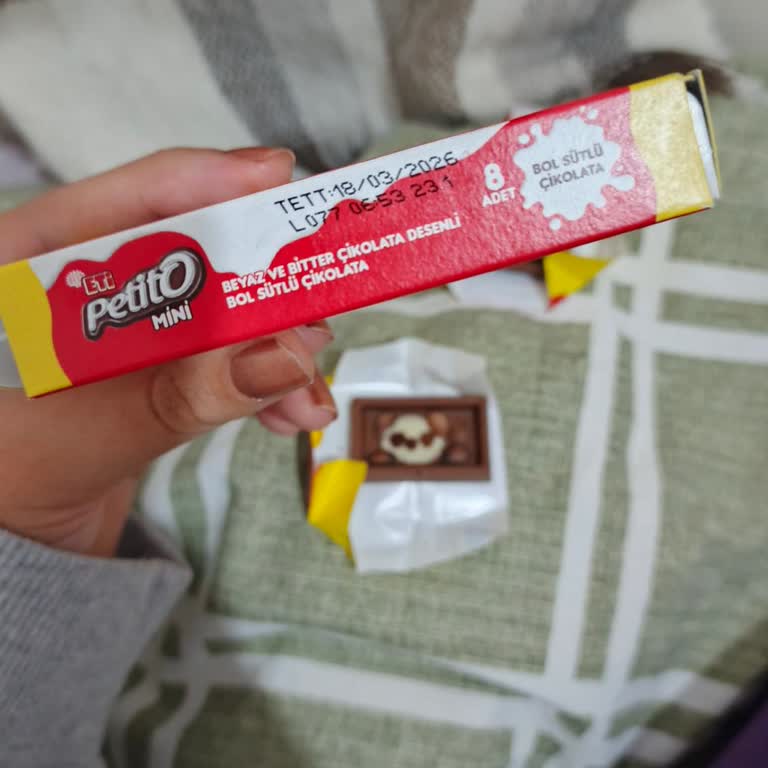 Eti Gıda Petito Çikolatada Son Kullanma Tarihi Geçmemesine Rağmen Bozulma Vardı!
