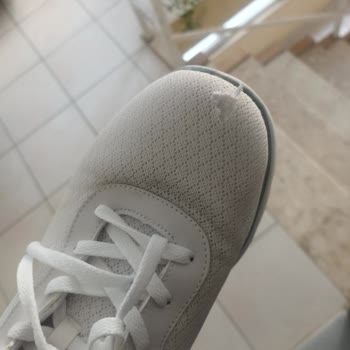 Kısa Sürede Yırtılan Ayakkabıya Garanti Desteği Sağlanmadı