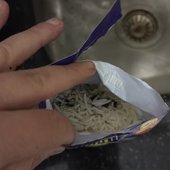 Küflü Ürün Satışı Ve İlgisiz Mağaza Yaklaşımı