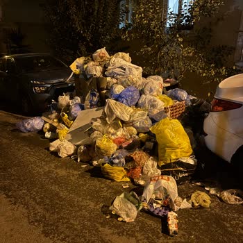 Maltepe Fındıklı Mahallesinde Sürekli Tekrarlayan Çöp Sorunu Yaşam Kalitemizi Düşürüyor