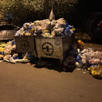 Maltepe Fındıklı Mahallesinde Sürekli Tekrarlayan Çöp Sorunu Yaşam Kalitemizi Düşürüyor