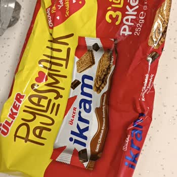 Çocuğuma Yedirdiğim Güvenilir Markadan Şüpheli Görünümlü Bisküvi Şoku!