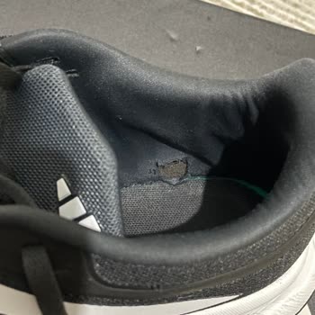 Aynı Mağazada Tekrarlayan Ayakkabı Sorunu Ve Yetersiz Garanti Süreci