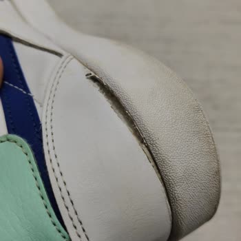 Kısa Sürede Deforme Olan Reebok Ayakkabı Hayal Kırıklığı Yarattı