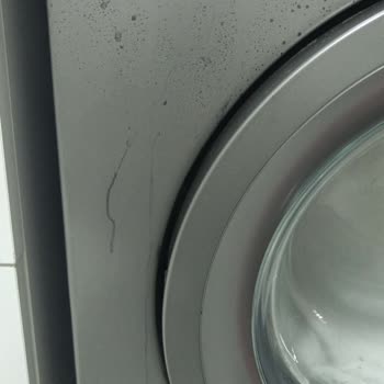 Çamaşır Makinesi Ön Yüzeyinde Boya Kalkması Ve Servis Sürecinde Yaşanan Sorun