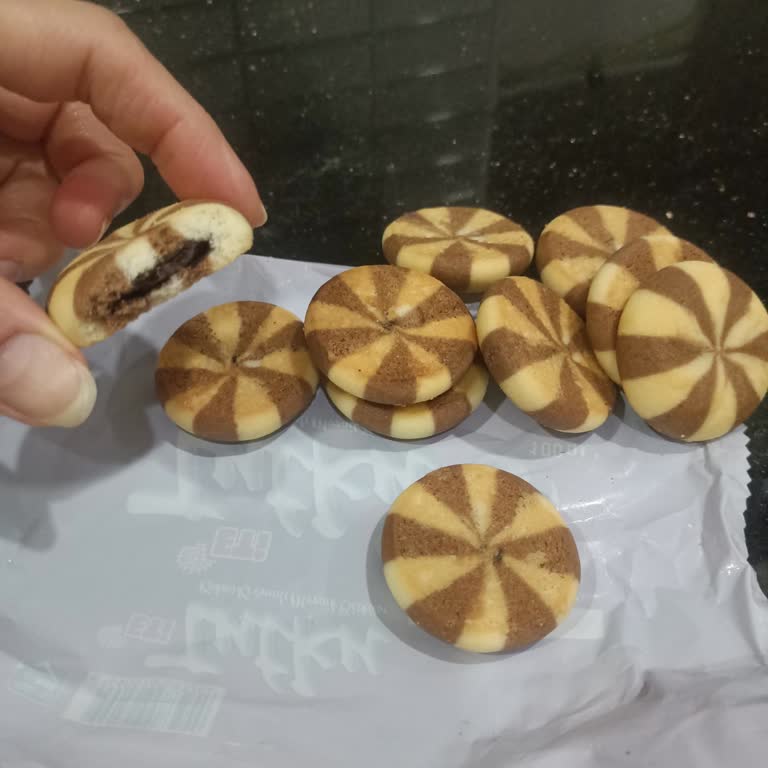 Aldığım Bisküvi Paketinden Önceden Isırılmış Ürün Çıktı, Hijyen Endişesi Yaşadım