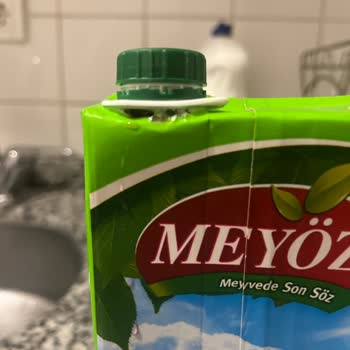 Aroma Meyöz Vişne Suyu Kutu Kapağı Sürekli Ayrılıyor Kullanım Zorlaşıyor