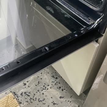 Bosch Ankastre Fırında Cam Patlaması Ve Güvenlik Endişesi