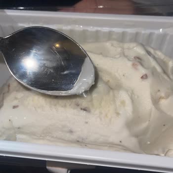 Harras Dondurmanın İçinden Plastik Parça Çıktı: Sağlık Ve Güven Sorunu