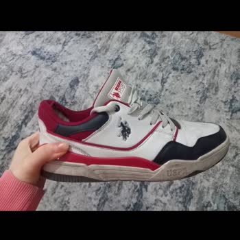 Kısa Sürede Yıpranan Ayakkabı Ve Yetersiz Mağaza Desteği