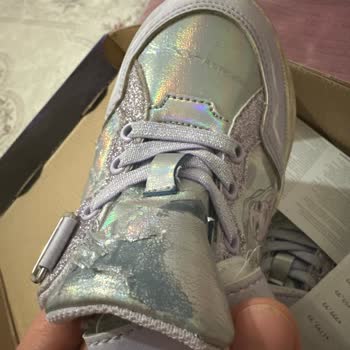 FLO Ayakkabı Kısa Sürede Deforme Olan Ürün ve Yetersiz Çözüm Süreci Nedeniyle İade Talebi