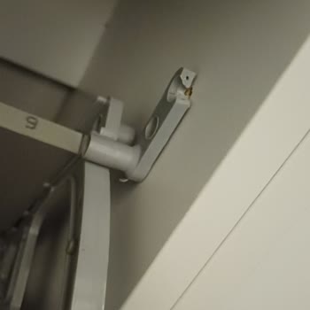 Adore Ayakkabılığın Plastik Parça Sorunu Nedeniyle Kullanılamaz Hale Gelmesi