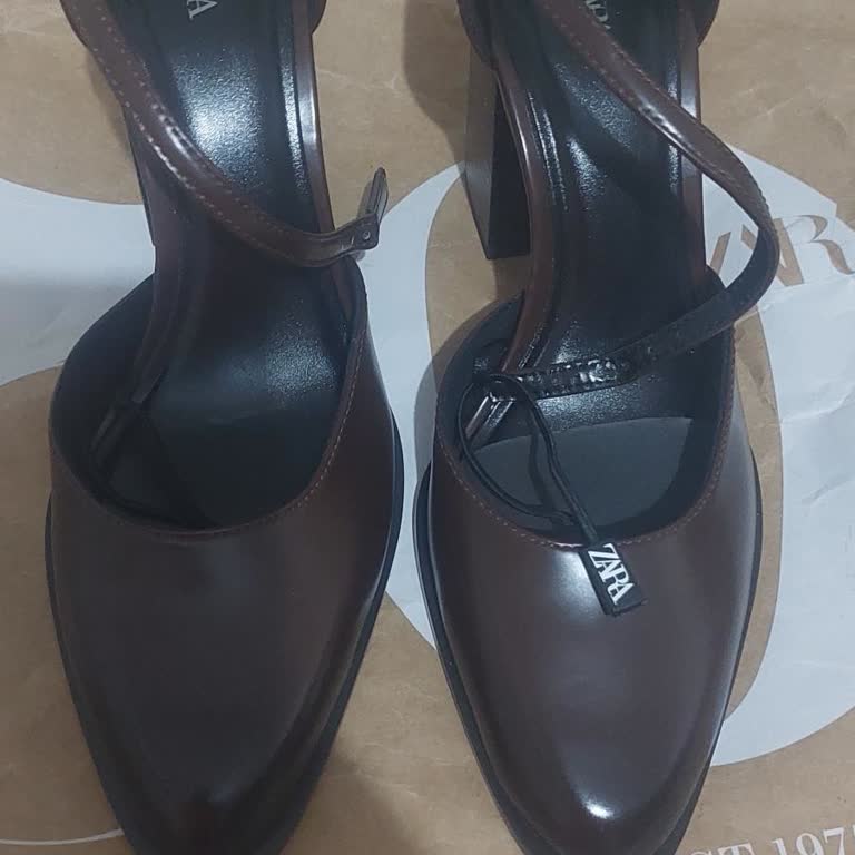 Yanlış Ürün Gönderimi Ve Yetersiz Çözüm: Zara'dan İki Sol Ayak Ayakkabı Teslimatı