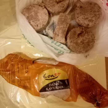 BİM'den Alınan Konet Kavurma Ağır Koku Ve Sağlık Riski Taşıyor