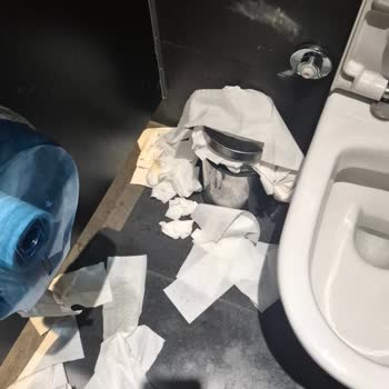 Sinema Tuvaletlerinde Hijyen Ve Bakım Eksikliğiyle Karşılaştım