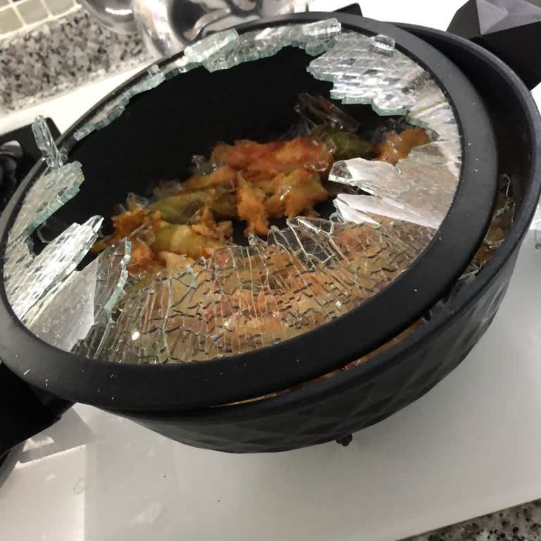 Karaca Granit Tencere Kapağı Patladı Ciddi Yaralanma Yaşadık