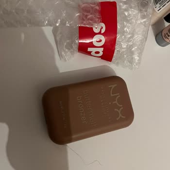 Bronzer Ürününde Hijyen Sorunu Ve Saç Çıkması