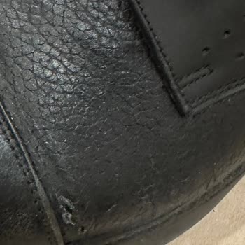 Kısa Sürede Yırtılan Deri Ayakkabı Ve Yetersiz Garanti Süresi