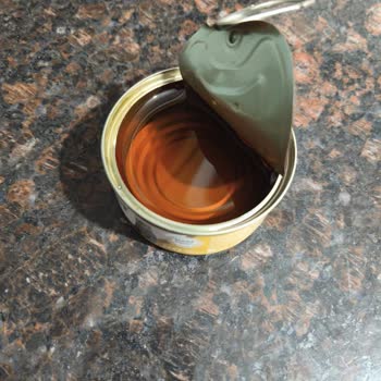 Açılan Konserveden Tanımsız Sıvı Çıktı, Yanıtsız Kaldım