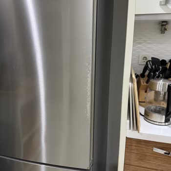 Siemens Ev Aletleri Buzdolabı İnox Yüzeyde Erken Soyulma Ve Paslanma Sorunu