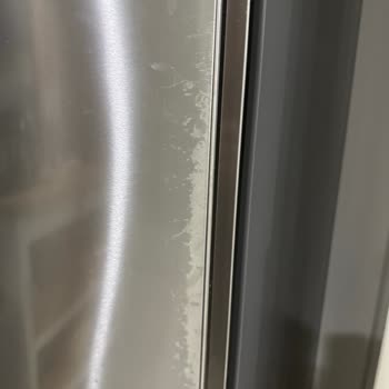 Siemens Ev Aletleri Buzdolabı İnox Yüzeyde Erken Soyulma Ve Paslanma Sorunu