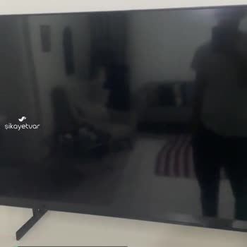 Samsung Au8000 Ekran Paneli Arızası