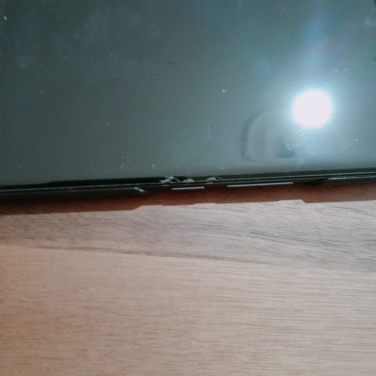 Yeni Alınan Telefonun Ekranı Kırıldı Ve Ciddi Performans Sorunları Yaşanıyor