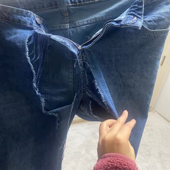 İlk Giyimde Yırtılan Pantolon Ve İletişimsiz Mağaza Mağduriyeti