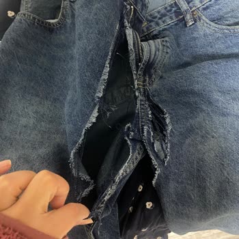 İlk Giyimde Yırtılan Pantolon Ve İletişimsiz Mağaza Mağduriyeti