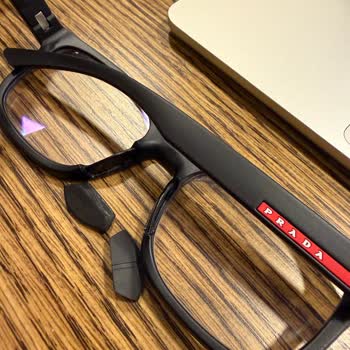 Satın Aldığım Prada Gözlük Kısa Sürede Arızalandı, Mağaza İlgisiz Kaldı