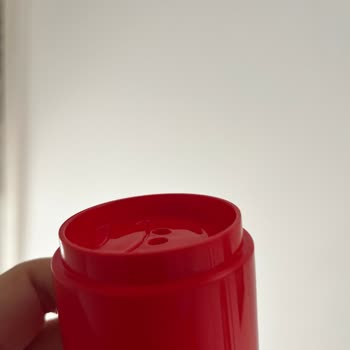 Köşeli Oyuncak Bebeğimi Yaraladı, Acil Önlem Alınmalı