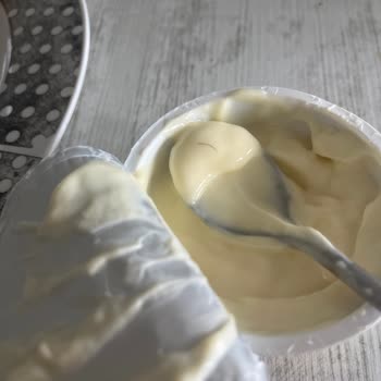 Mövenpick Fine Food Türkiye Yoğurttan Kıl Çıkması Şikayeti